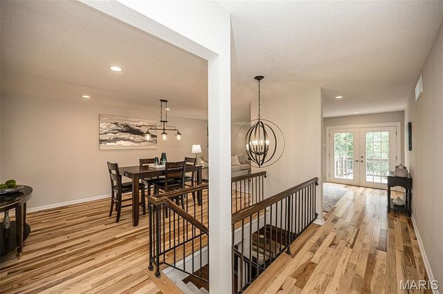7 Nicolet Drive, Manchester, MO 63011