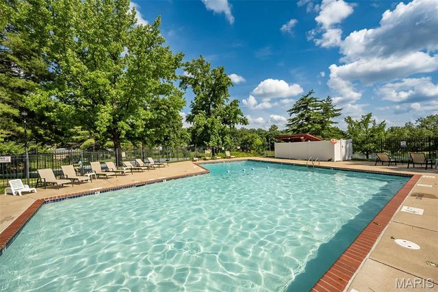 7 Nicolet Drive, Manchester, MO 63011