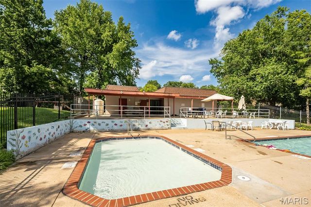 7 Nicolet Drive, Manchester, MO 63011