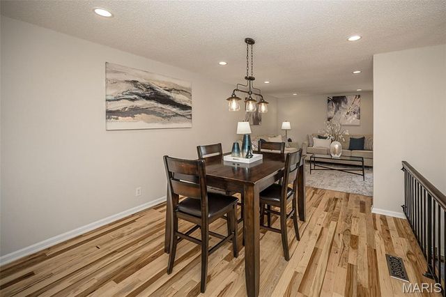 7 Nicolet Drive, Manchester, MO 63011