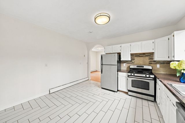 13 Knowlton St, Somerville, MA 02145