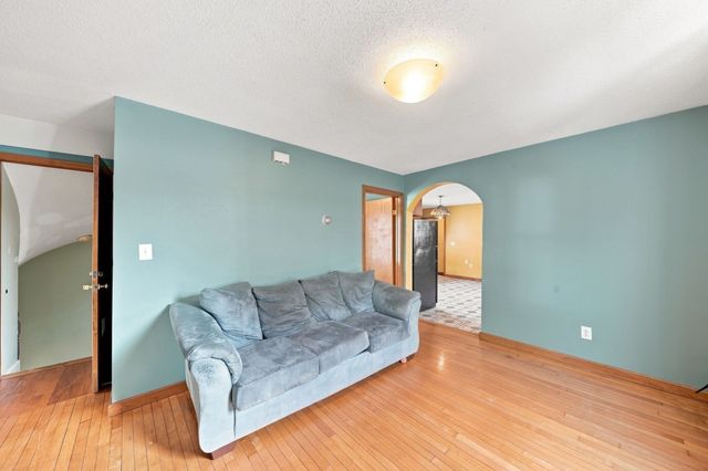 13 Knowlton St, Somerville, MA 02145