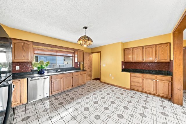 13 Knowlton St, Somerville, MA 02145