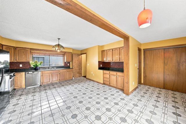 13 Knowlton St, Somerville, MA 02145