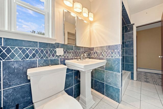 13 Knowlton St, Somerville, MA 02145