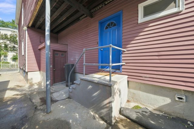 13 Knowlton St, Somerville, MA 02145
