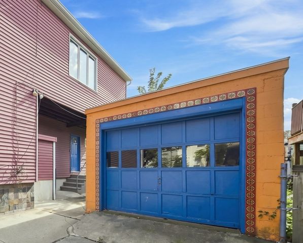 13 Knowlton St, Somerville, MA 02145