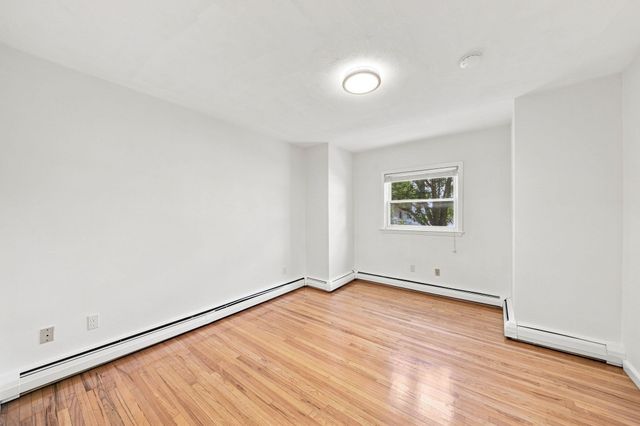 13 Knowlton St, Somerville, MA 02145