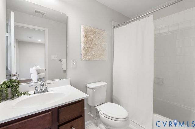 7965 Wistar Woods Ct, Henrico, VA 23228