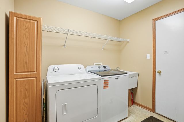 2952 Freedom Circle, Crown Point, IN 46307