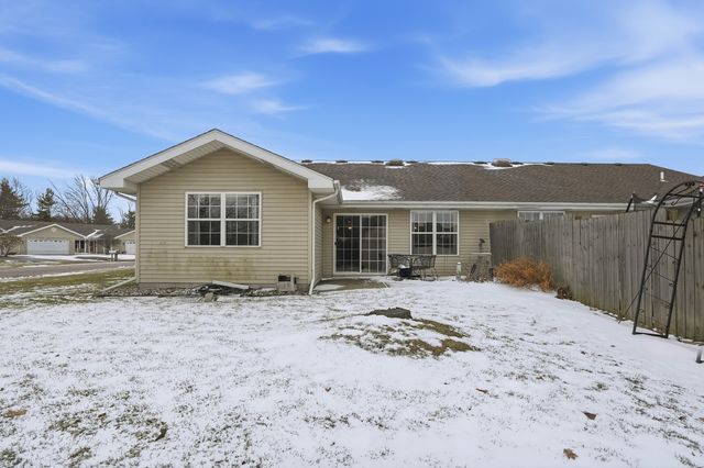 2952 Freedom Circle, Crown Point, IN 46307