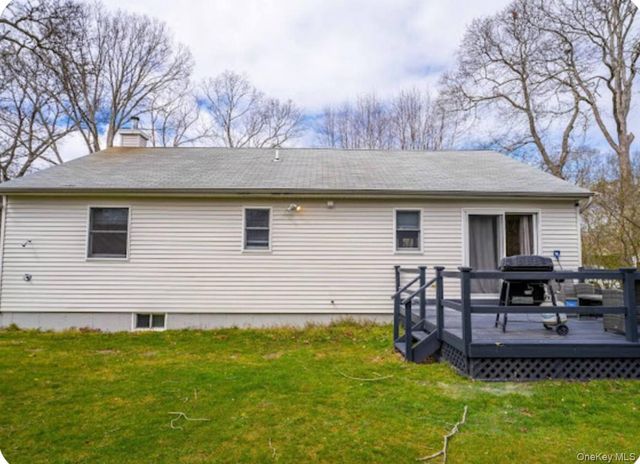 40 Kyle Road, Hampton Bays, NY 11946