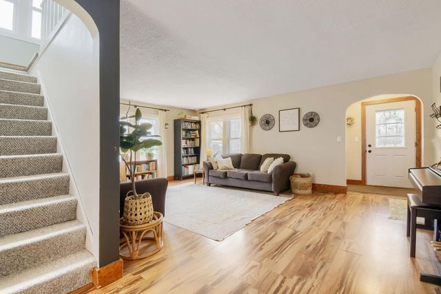 527 W Division Street, River Falls, WI 54022