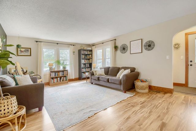 527 W Division Street, River Falls, WI 54022