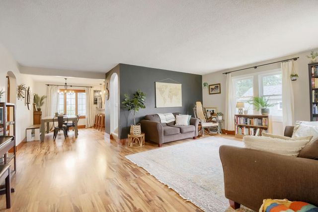 527 W Division Street, River Falls, WI 54022