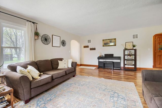 527 W Division Street, River Falls, WI 54022
