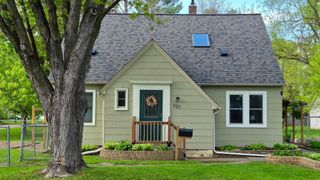 527 W Division Street, River Falls, WI 54022