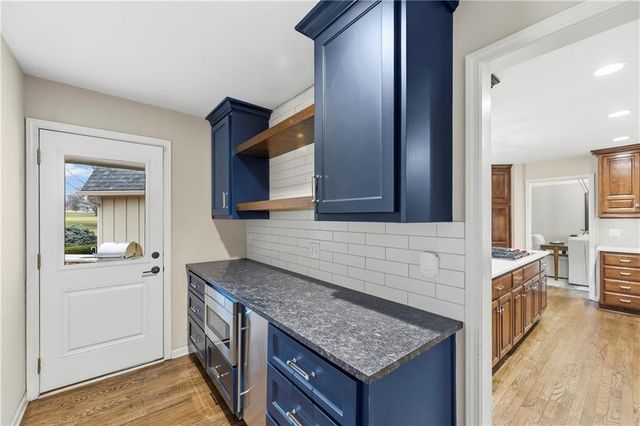 12854 Pembroke Circle, Leawood, KS 66209