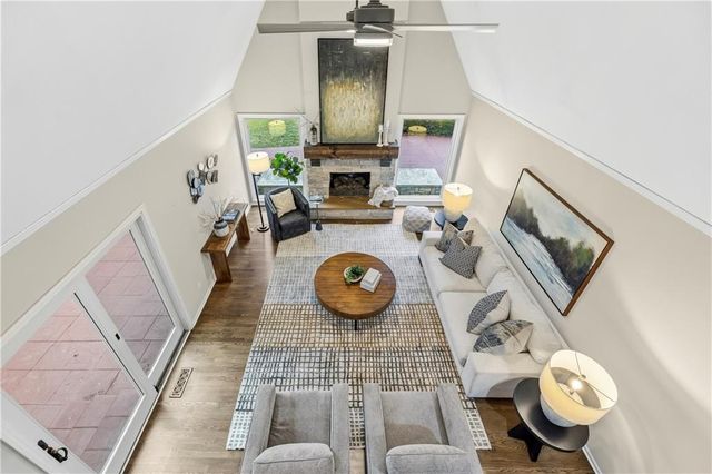 12854 Pembroke Circle, Leawood, KS 66209