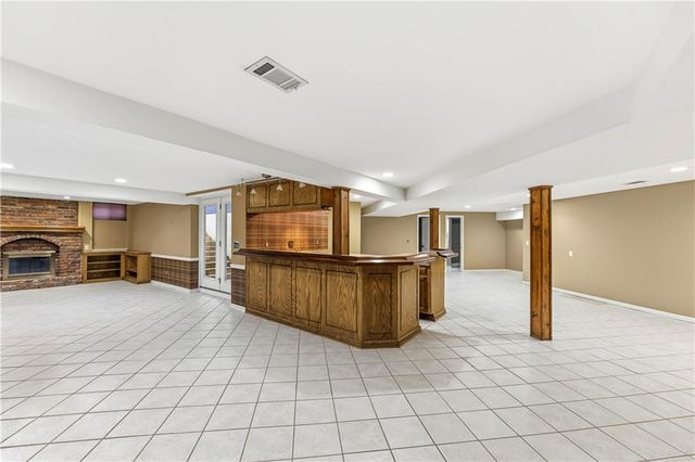 12854 Pembroke Circle, Leawood, KS 66209