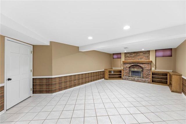 12854 Pembroke Circle, Leawood, KS 66209