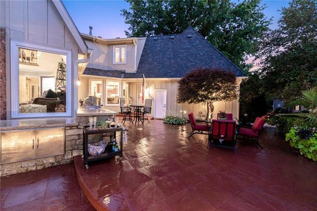 12854 Pembroke Circle, Leawood, KS 66209