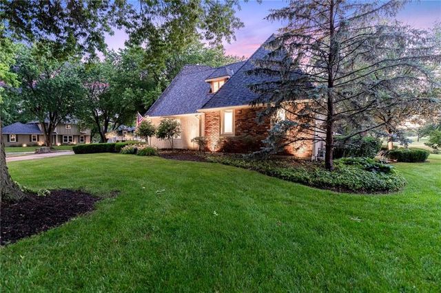 12854 Pembroke Circle, Leawood, KS 66209