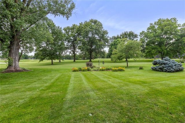 12854 Pembroke Circle, Leawood, KS 66209