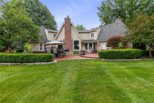 12854 Pembroke Circle, Leawood, KS 66209