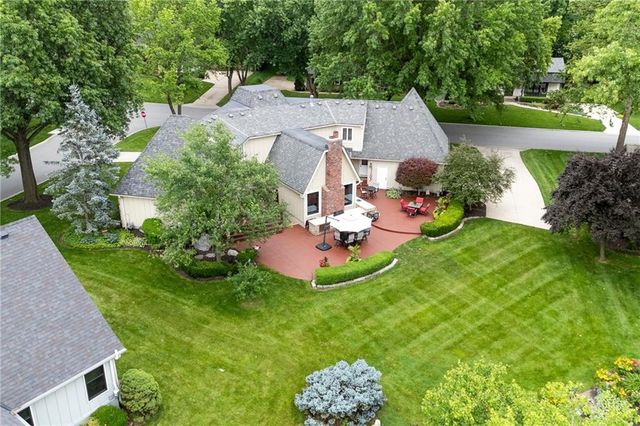 12854 Pembroke Circle, Leawood, KS 66209