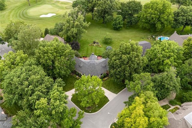 12854 Pembroke Circle, Leawood, KS 66209