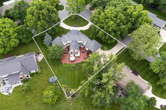 12854 Pembroke Circle, Leawood, KS 66209