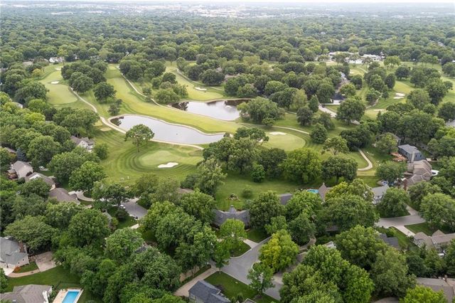 12854 Pembroke Circle, Leawood, KS 66209