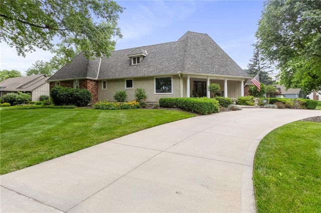 12854 Pembroke Circle, Leawood, KS 66209