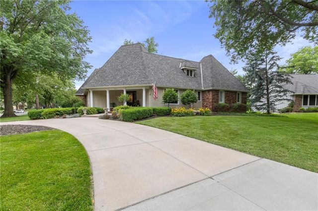 12854 Pembroke Circle, Leawood, KS 66209