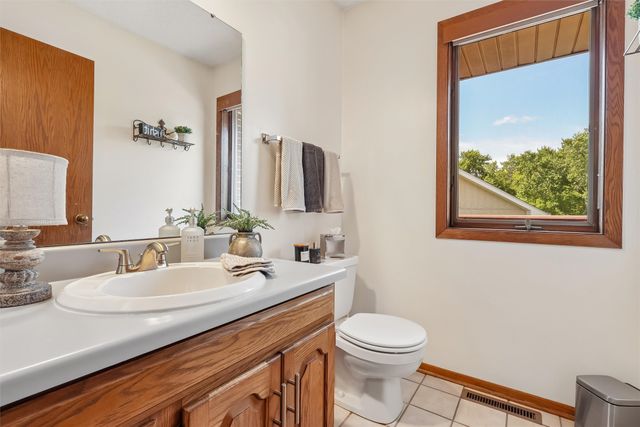 9920 Hammontree Drive, Urbandale, IA 50322