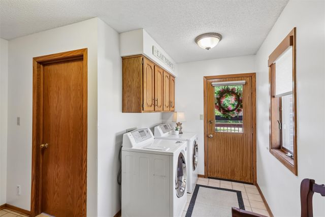 9920 Hammontree Drive, Urbandale, IA 50322