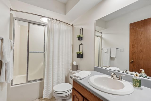 9920 Hammontree Drive, Urbandale, IA 50322