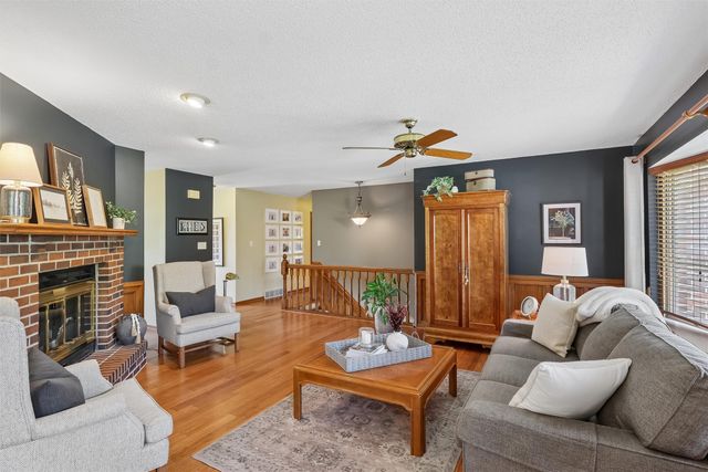 9920 Hammontree Drive, Urbandale, IA 50322