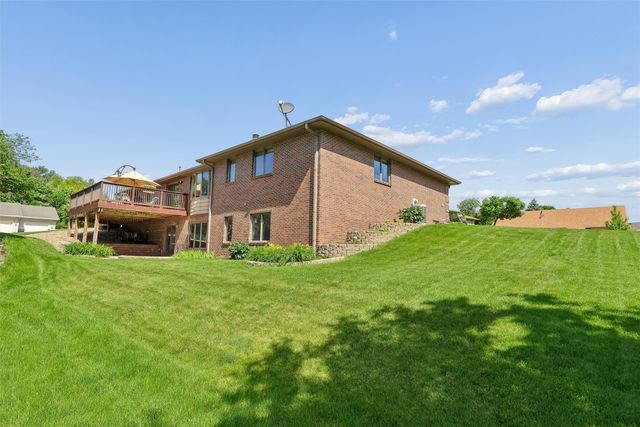 9920 Hammontree Drive, Urbandale, IA 50322