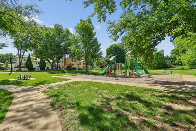 9920 Hammontree Drive, Urbandale, IA 50322