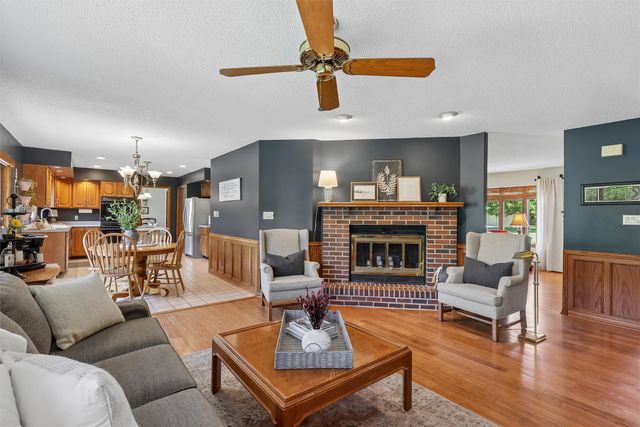 9920 Hammontree Drive, Urbandale, IA 50322