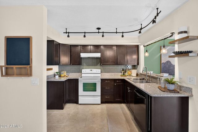 411 W GREENTREE Drive, Chandler, AZ 85225