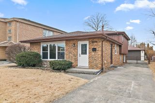 9426 S Springfield Avenue, Evergreen Park, IL 60805