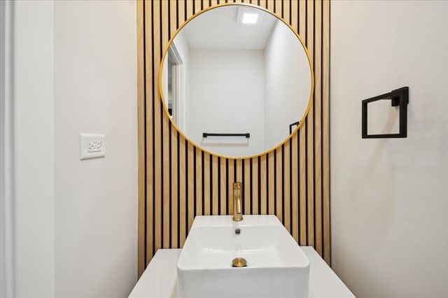 303 Cedarbrook Road, Naperville, IL 60565