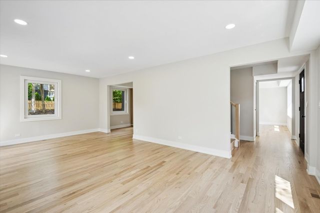 303 Cedarbrook Road, Naperville, IL 60565