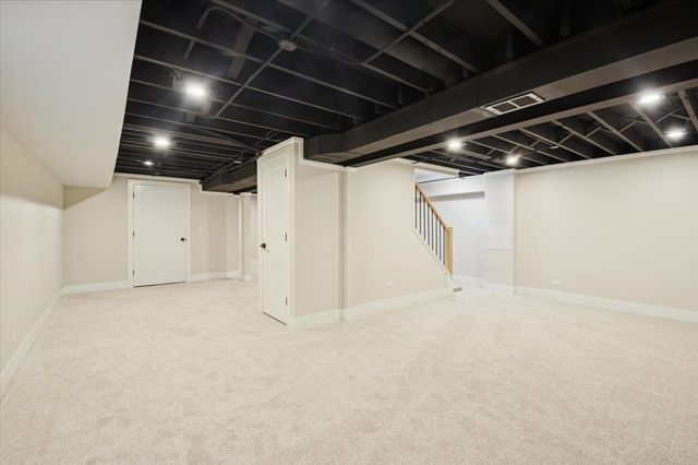 303 Cedarbrook Road, Naperville, IL 60565