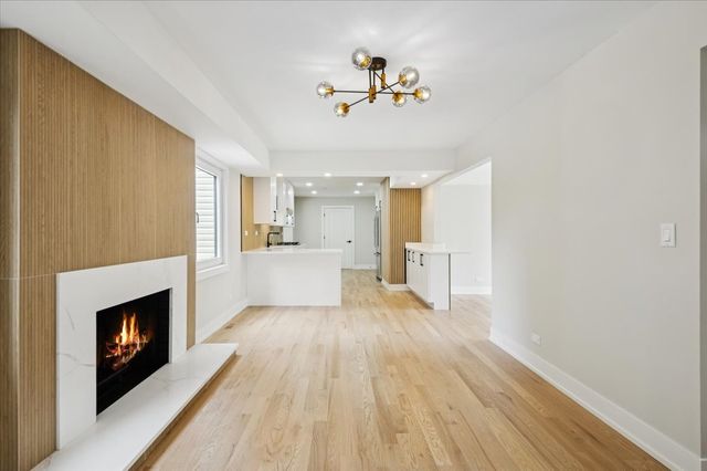 303 Cedarbrook Road, Naperville, IL 60565