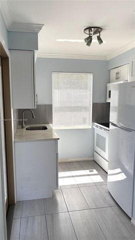 601 S 19th Avenue 10, Hollywood, FL 33020