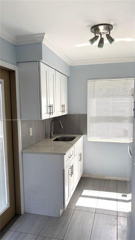 601 S 19th Avenue 10, Hollywood, FL 33020